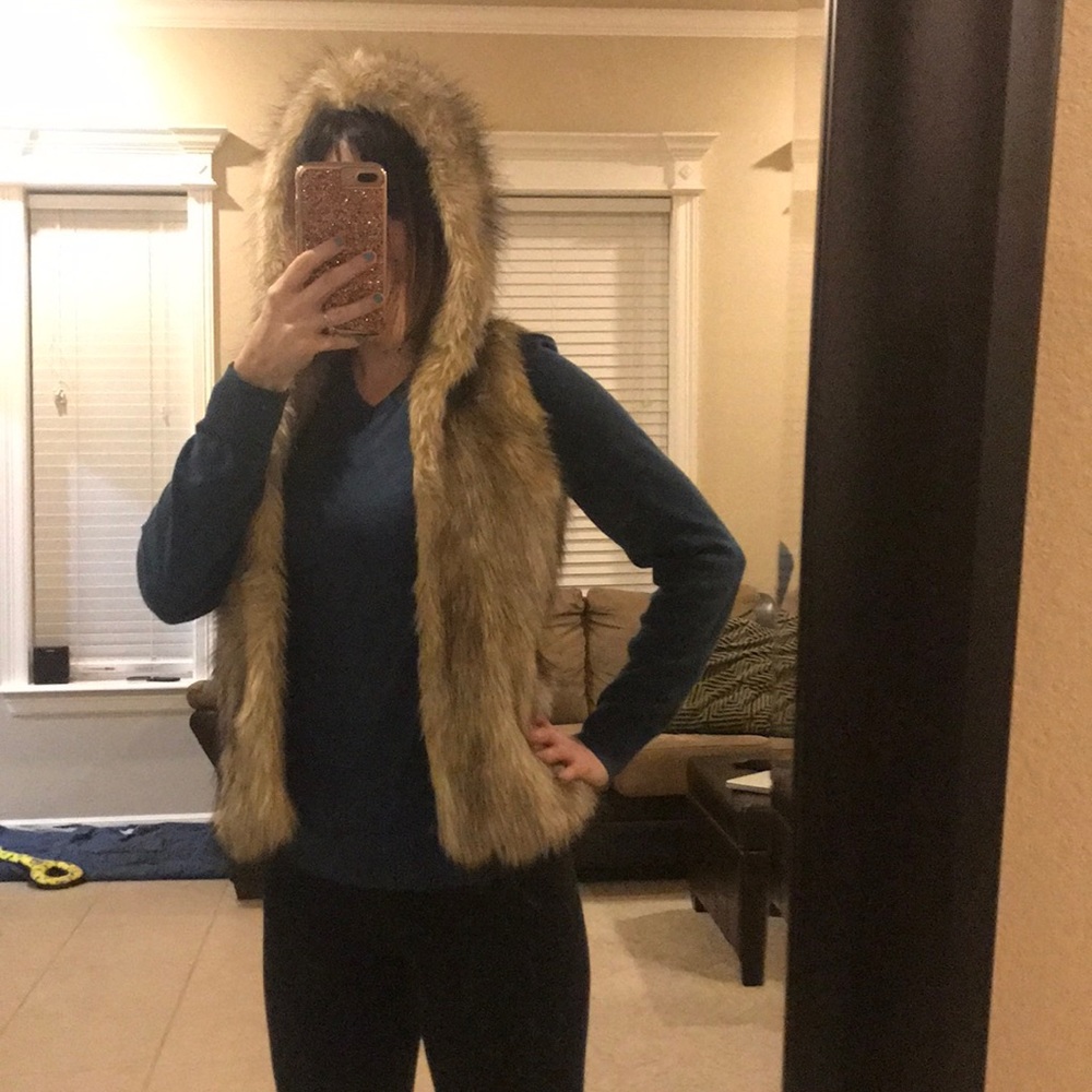 Kenar faux fur vest - Picture 5 of 9